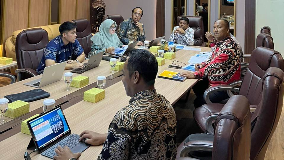 Audiensi Bupati SBB Asri Arman bersama jajaran Deputi IV Kantor Staf Presiden (KSP)